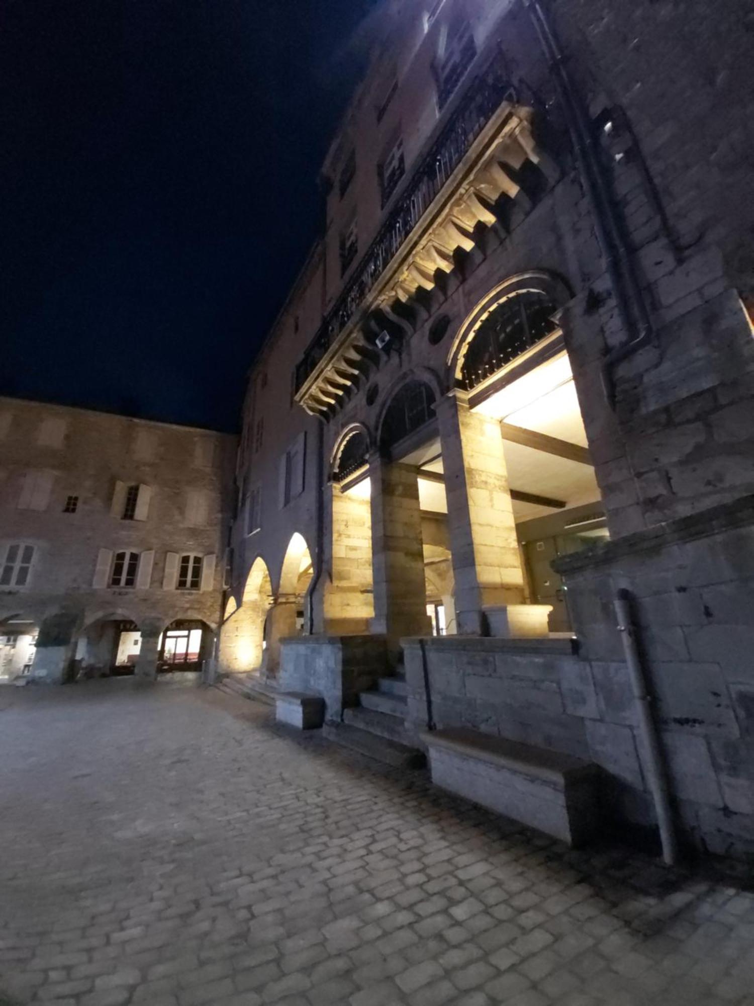Le Saint-Georges Διαμέρισμα Villefranche-de-Rouergue Εξωτερικό φωτογραφία